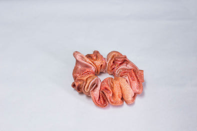 PEACHY GLITTER SCRUNCHIE